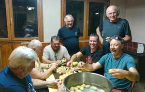 L'épluchage des patates pour la patia , fut un brin mouvementé