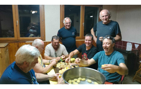 L'épluchage des patates pour la patia , fut un brin mouvementé